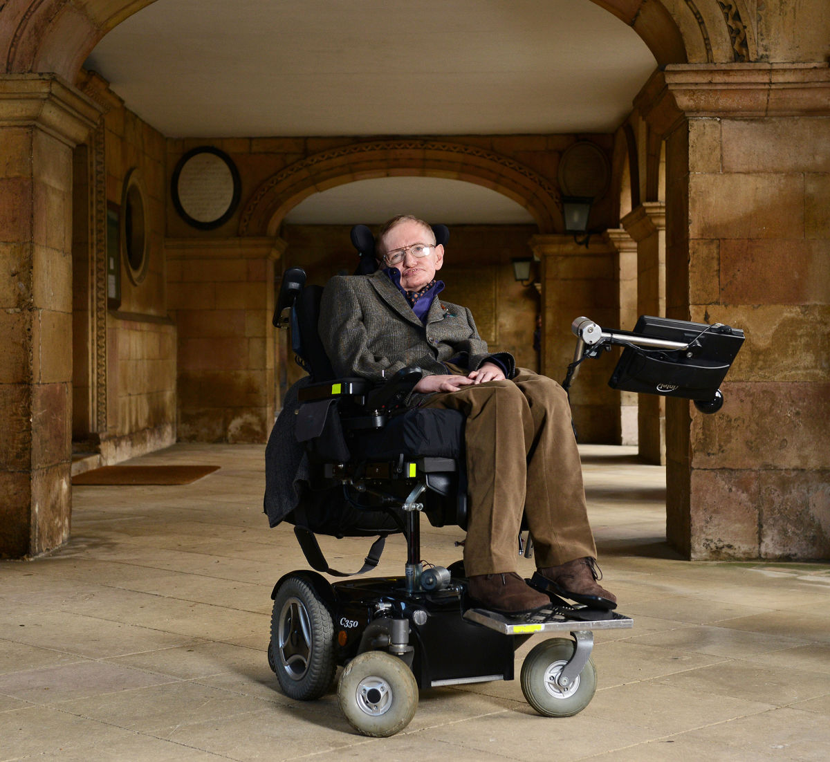  Stephen Hawking: Este es el momento más peligroso para el planeta