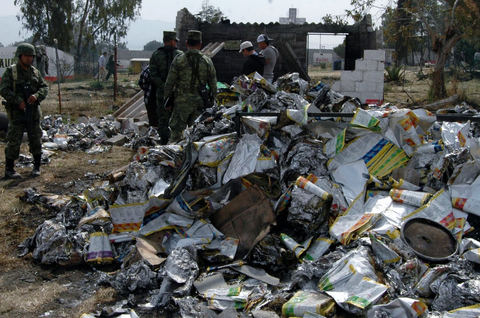  Pese a explosión, piden apoyo para mantener la pirotecnia en Tultepec