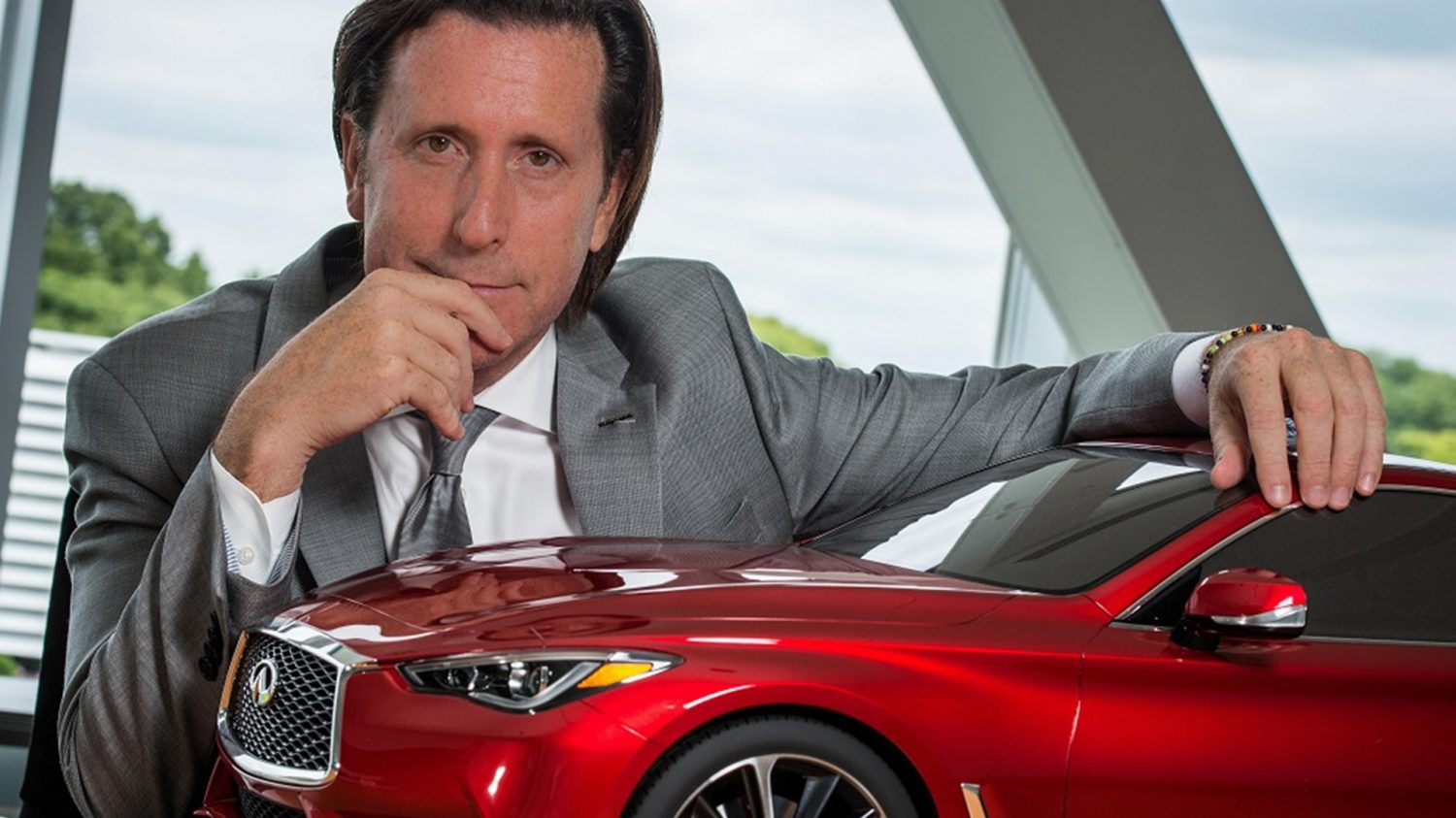  Él es el primer hombre en ingresar un auto último modelo a Cuba