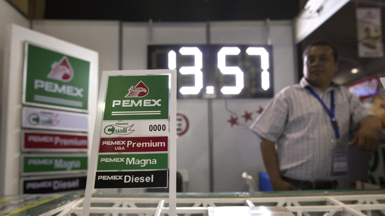  Evita más impuestos el precio liberado de gasolinas: Meade