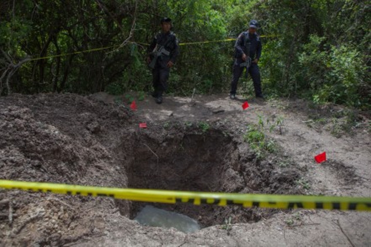  Descubren al menos 147 cuerpos en fosas de Veracruz