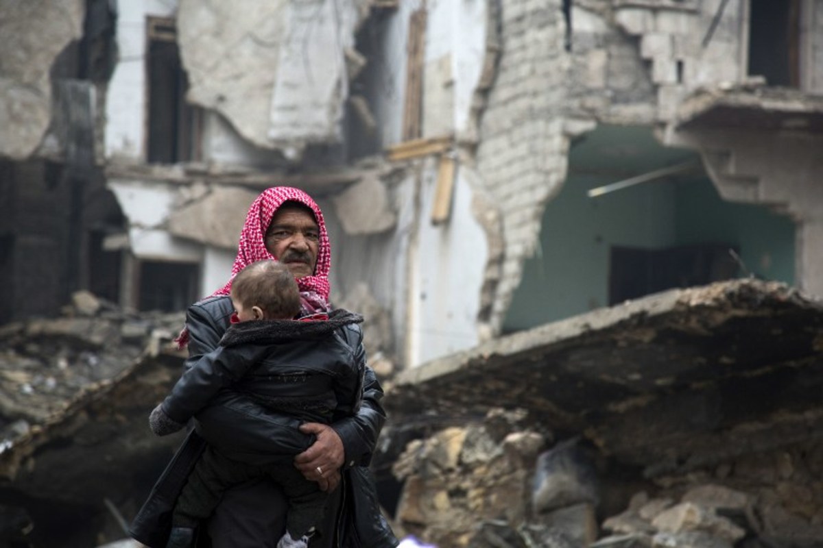  Gobierno sirio suspende evacuar a miles de personas de Alepo