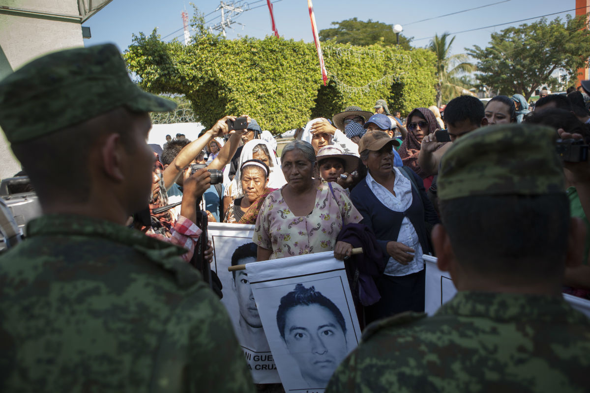 Han declarado 46 militares por el caso Ayotzinapa: EPN