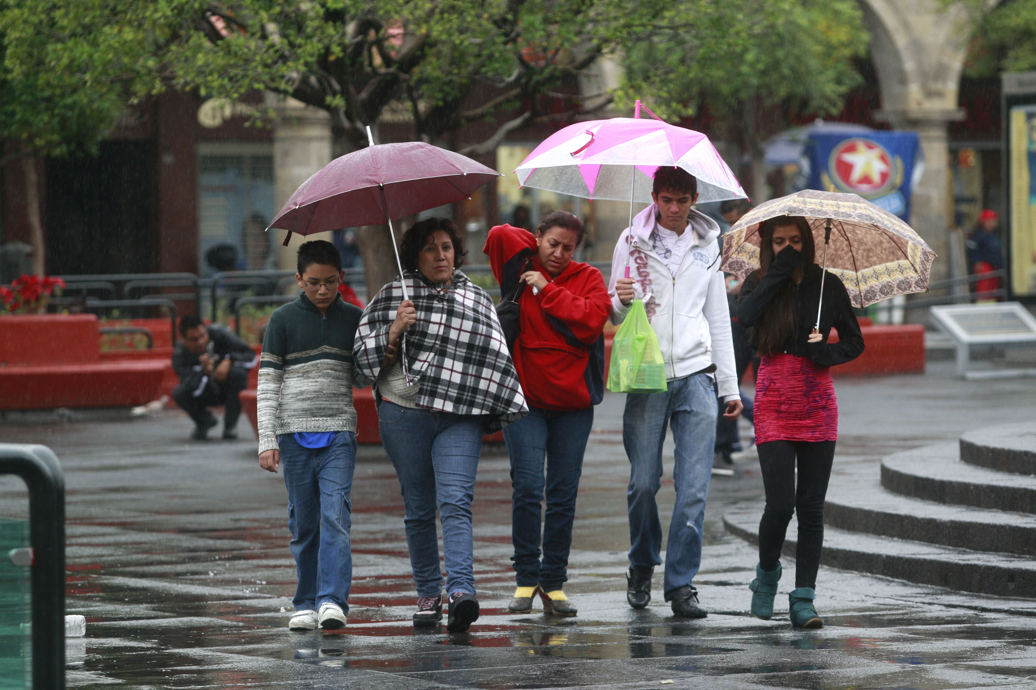  Frío y lluvia seguirán este lunes en gran parte del país