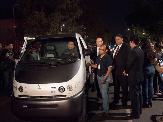  En México lanzan auto eléctrico de $500 mil; se recarga en 30 minutos