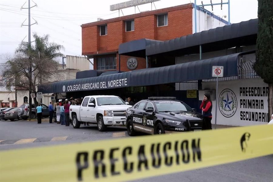  Maestra y dos alumnos continúan graves tras tiroteo en Monterrey