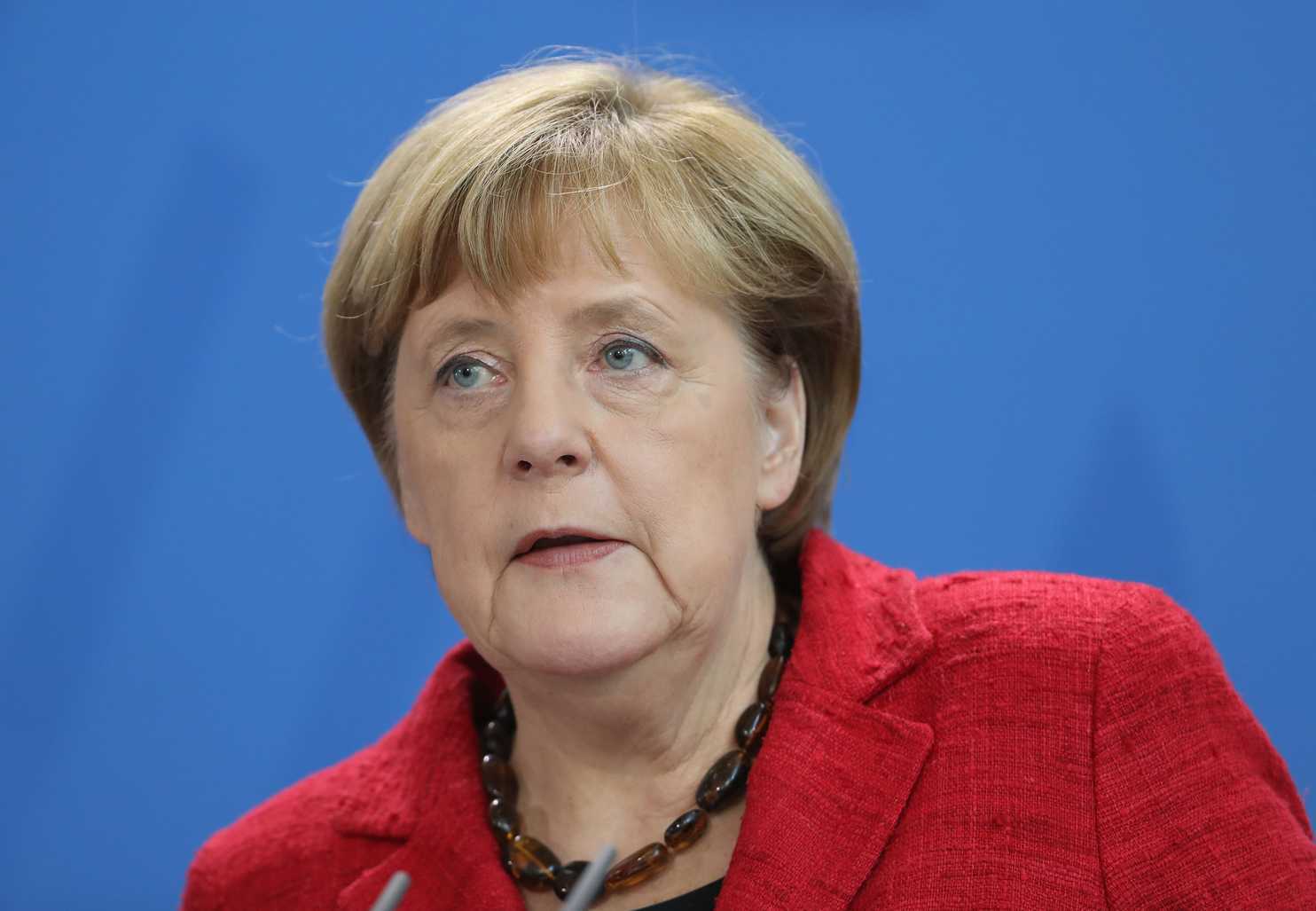  Merkel se sube al ring con Trump