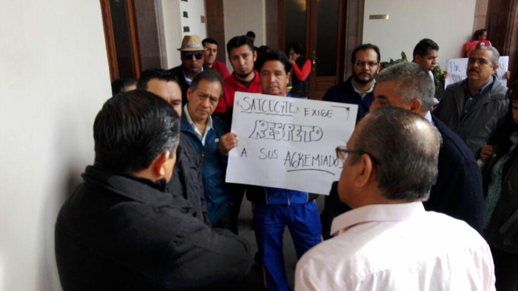  Por inconformidad en manejo de plazas, sindicato de SATCECYTE piden salida de director