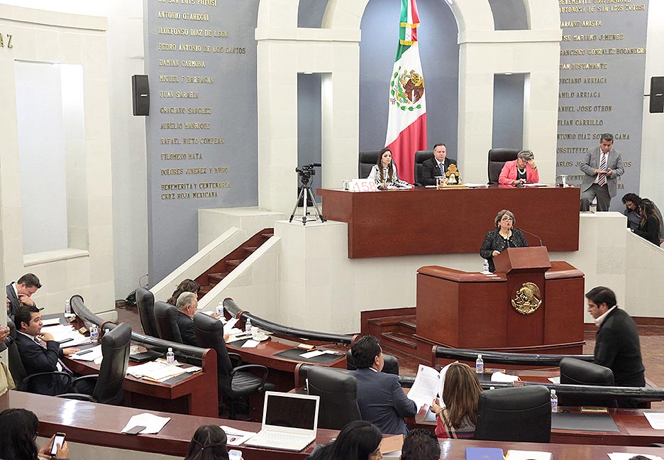  Congresistas subastarán autos…viejitos