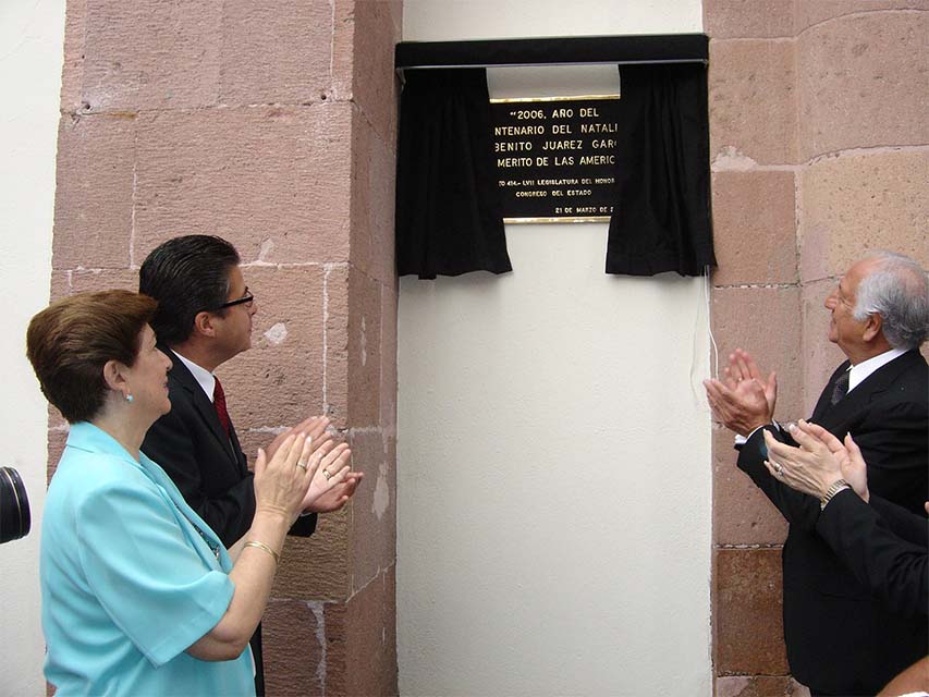  Placa robada de edificio de diputados, estaba por cumplir 11 años