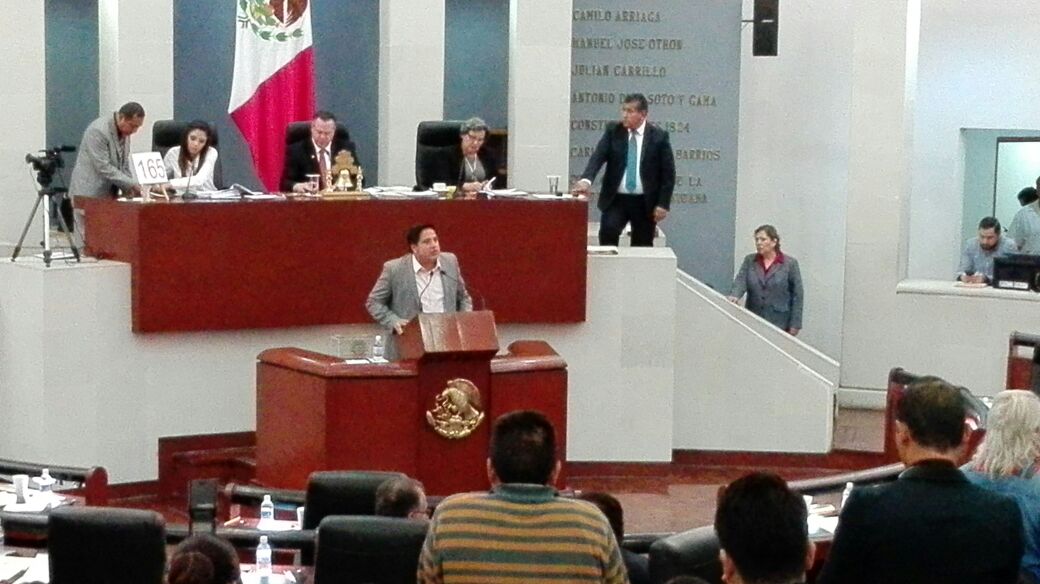  “Siempre no”, diputados exhortan a SCT prohibir operación de UBER en SLP