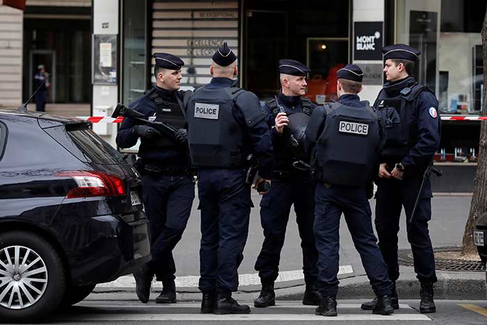  Susto y movilización en París por falsa amenaza de bomba