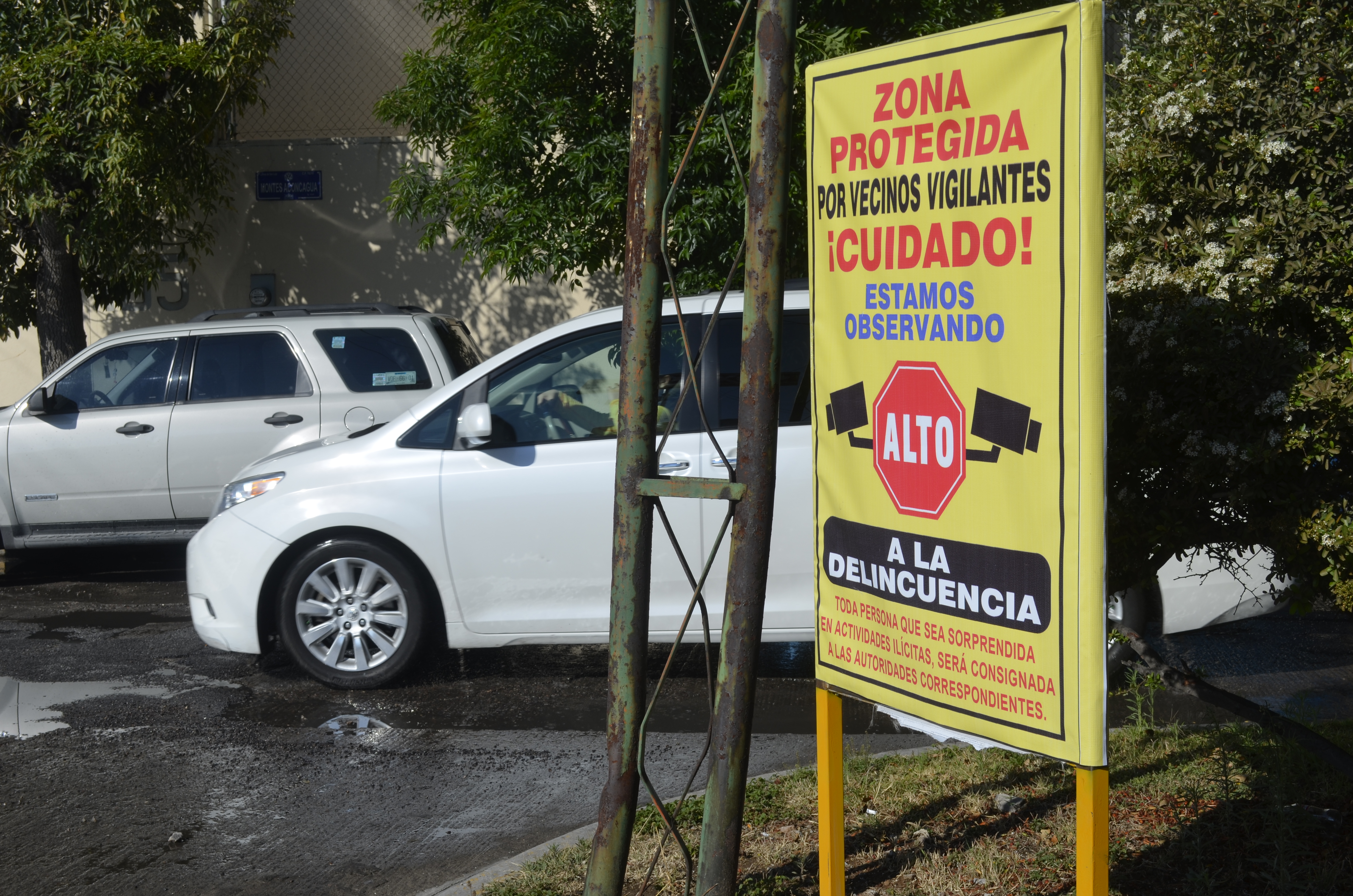  Vecinos Vigilando, policías durmiendo