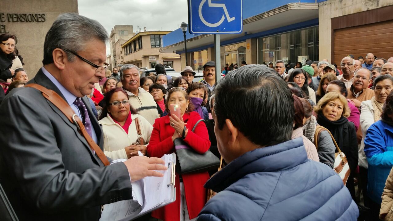  Pensionados de Telesecundaria evidenciaron firmas falsas en trámite legal