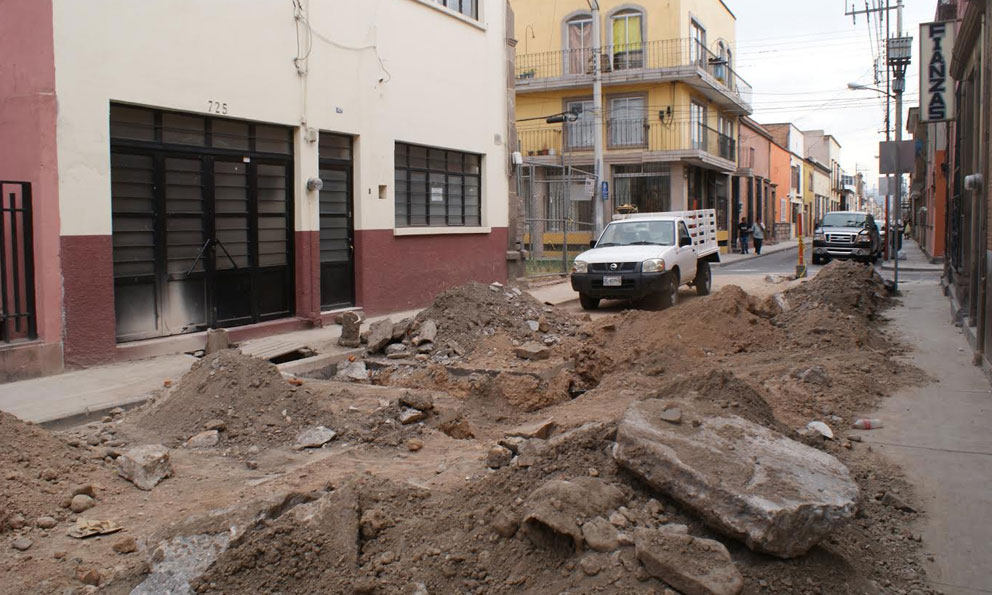  Mientras Gallardo organiza festivales, la ciudad va de mal en peor