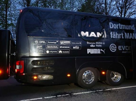  Hallan carta en lugar de ataque contra autobús de Borussia Dortmund