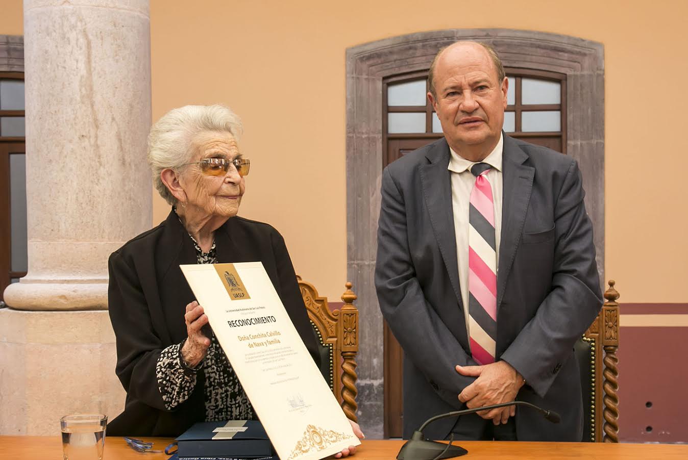  En un día memorable, acervo bibliográfico de Nava pasa a resguardo de la UASLP