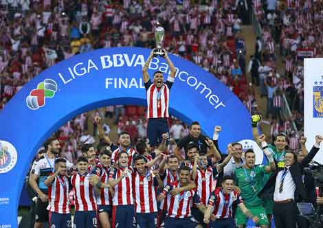  Chivas se corona tras 10 años y medio de sequía