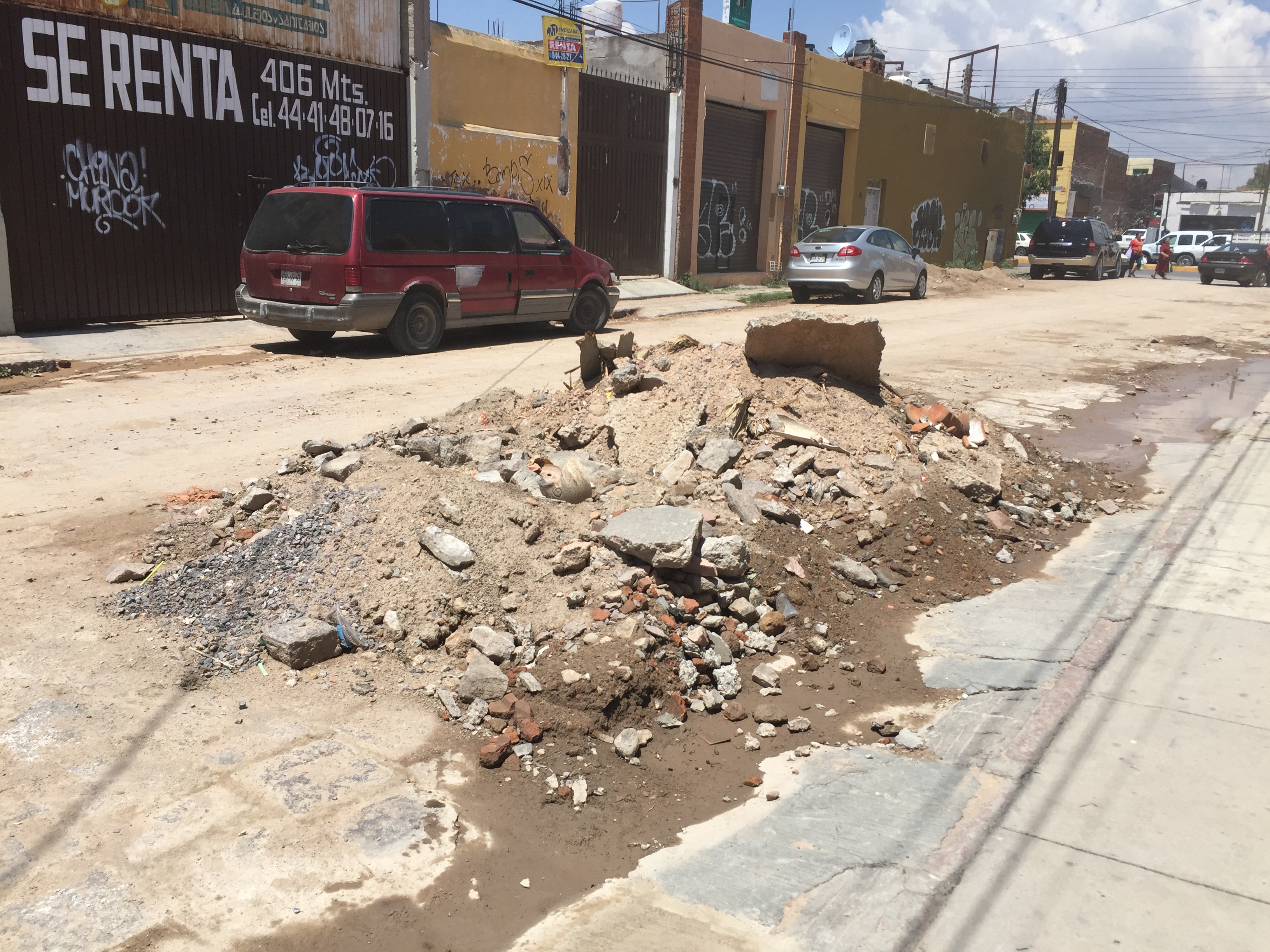  Ayuntamiento deja obras “a medias”