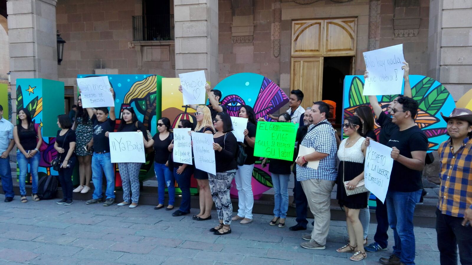  Periodistas potosinos se manifiestan contra violencia al gremio