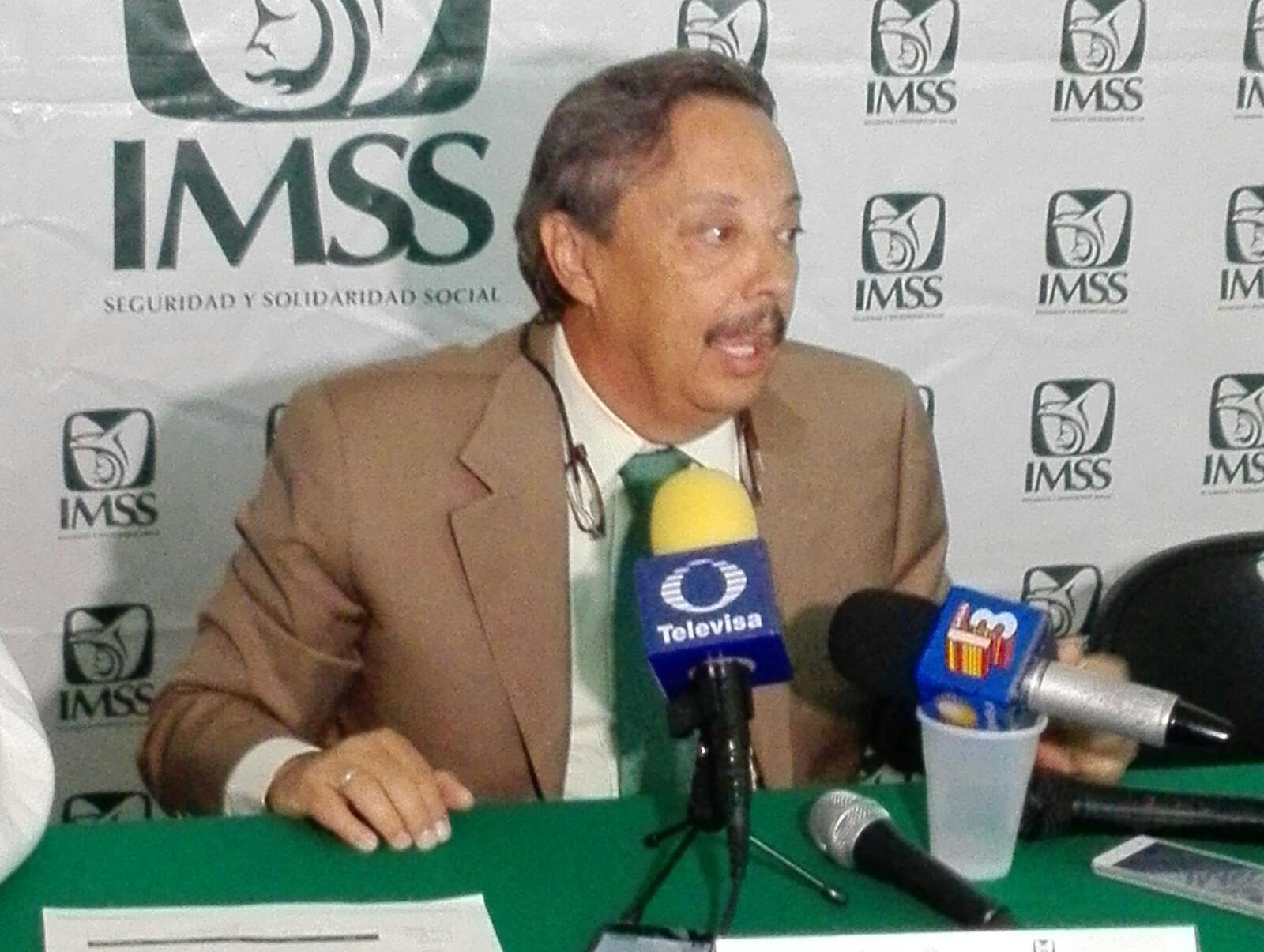 Delegado del IMSS ignora caso de negligencia en clínica 50