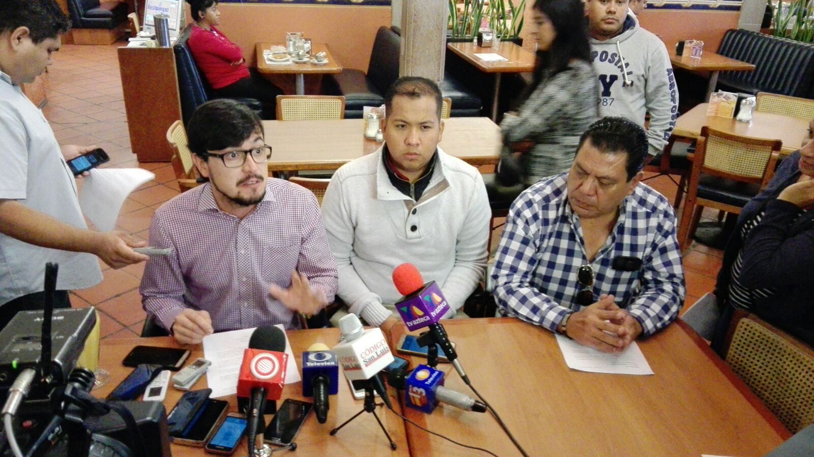  Organizaciones exigen licencia de Barrera; invitan a manifestación en próxima sesión en el Congreso