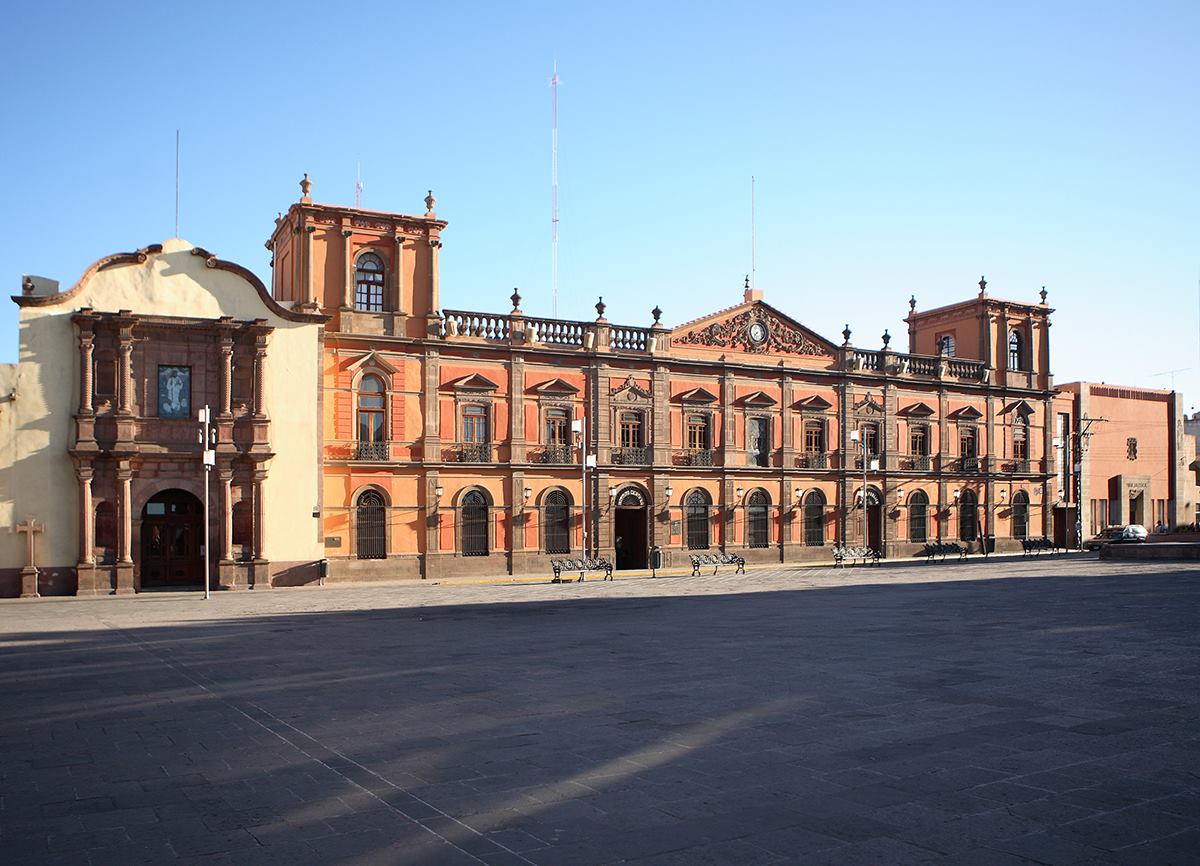  UASLP oculta recibos de nómina de aspirante a rector