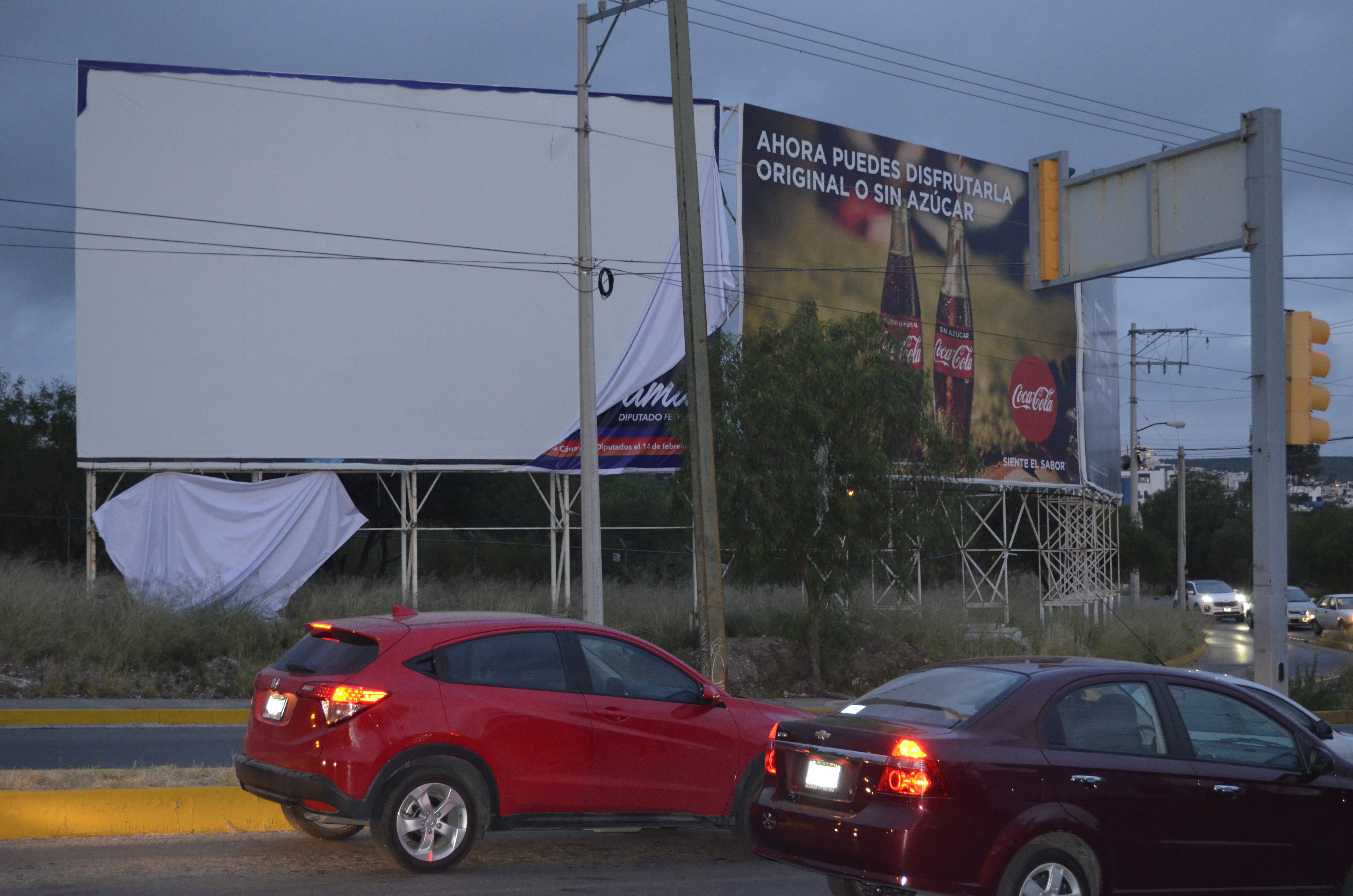  Destruyen propaganda política de diputado panista