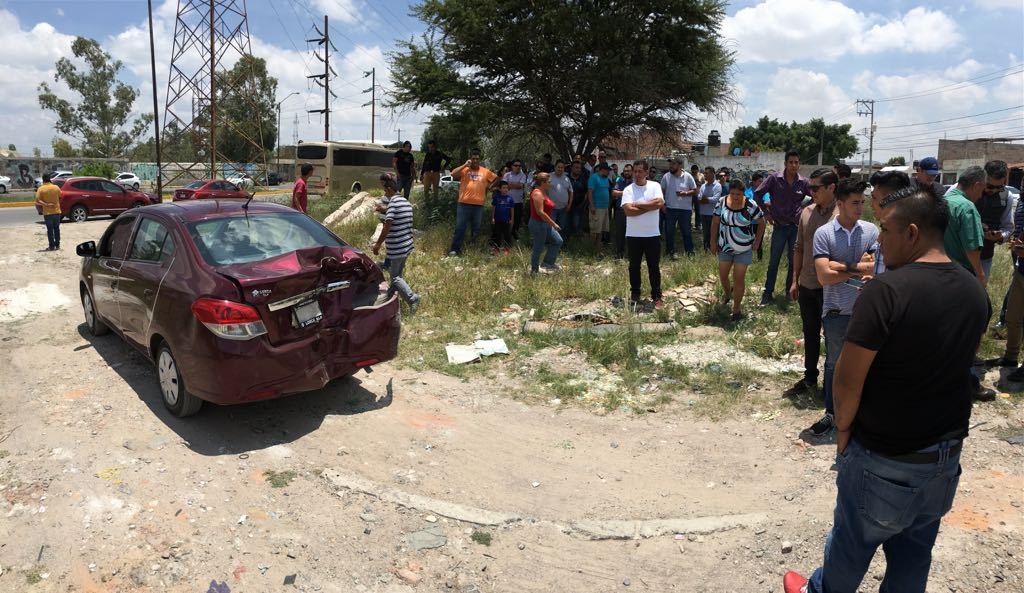  Lesionan taxistas a usuario de Uber