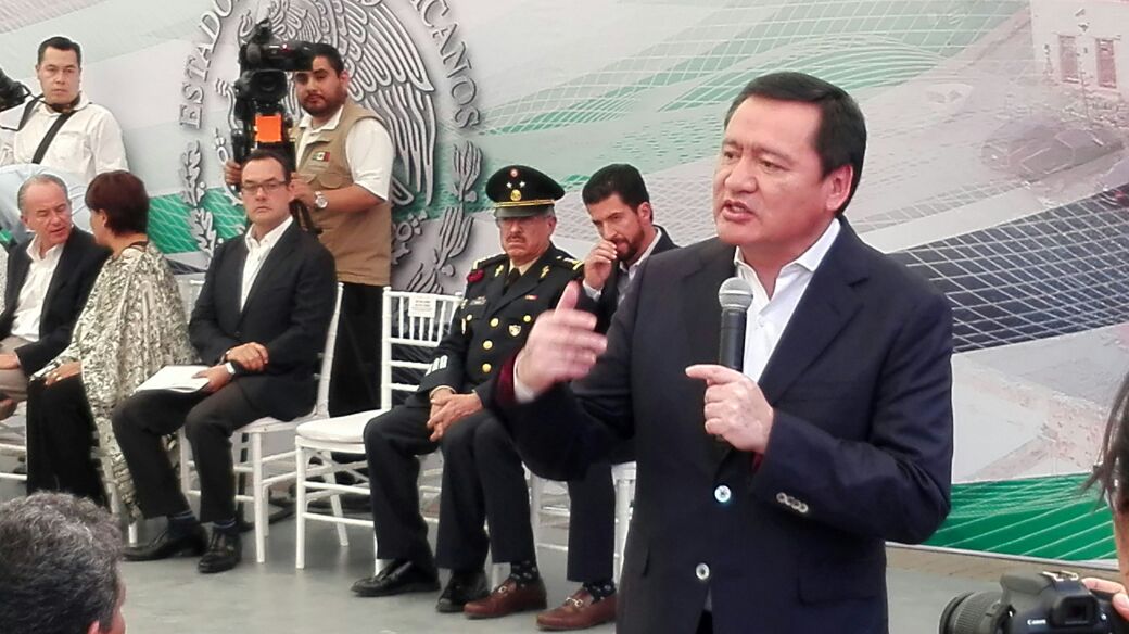  De visita en SLP, Osorio Chong evade a la prensa