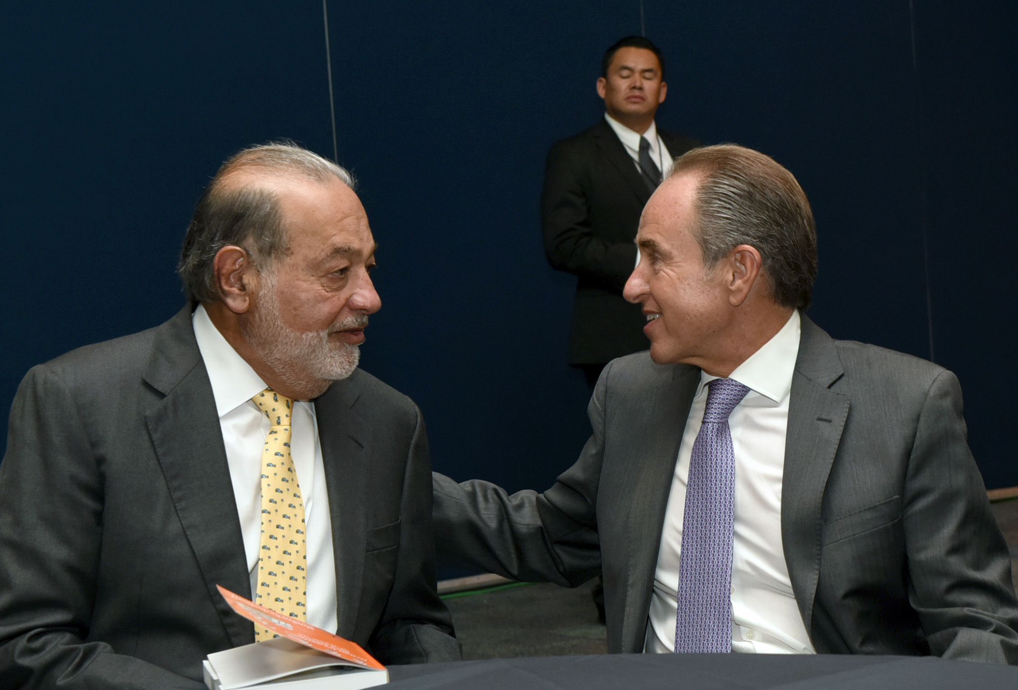  Próximo presidente debe convencerse del Pacto de Chapultepec: Slim