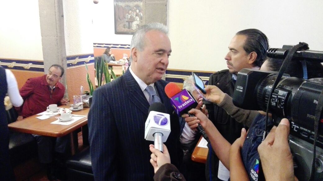  Orden de aprehensión contra profesor por presuntos abusos sexuales