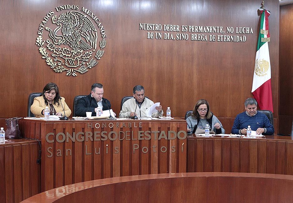  Gasto de diputados en banquete navideño “nada extraordinario”: legisladores