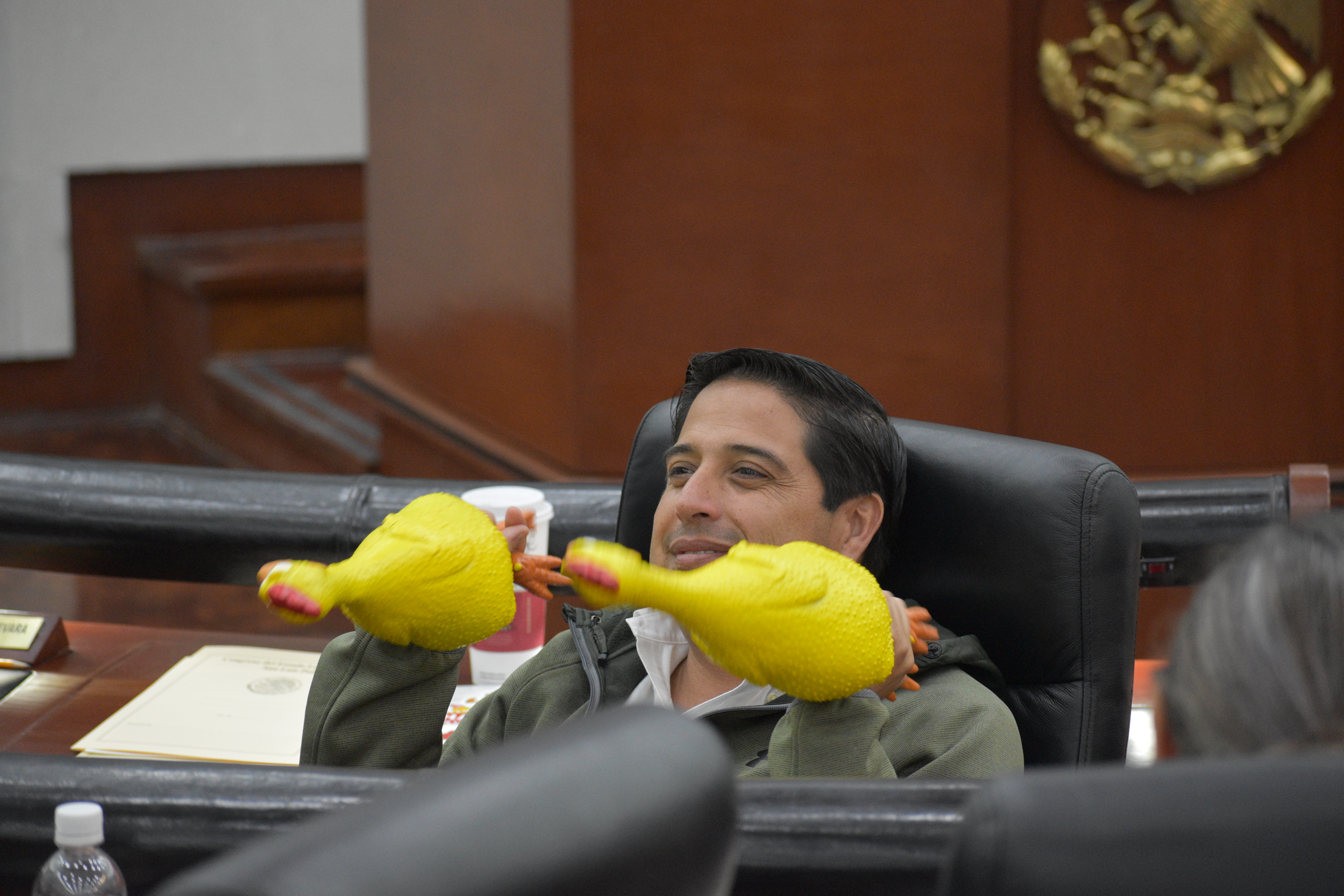  Al grito de: “¡Fuera los Gallardo de San Luis Potosí!”, convocan desde el Congreso a tomar la Unidad Administrativa Municipal