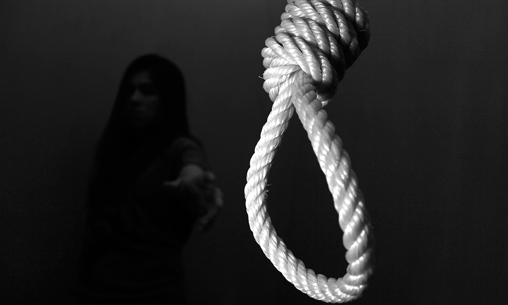  Reporta PGJE 299 suicidios en tres años
