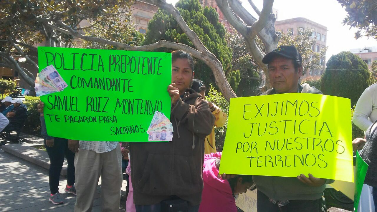  Habitantes del predio “San Benito” exigen justicia en Plaza de Armas