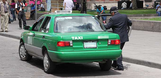  Propone diputada aumentar años de vida útil de unidades de taxi