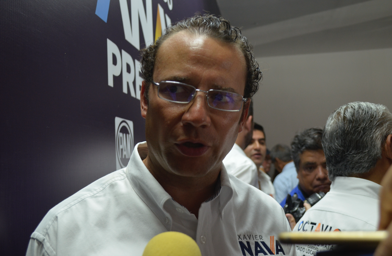  Timado con documento ficticio, se dice Xavier Nava; culpa a Gallardo