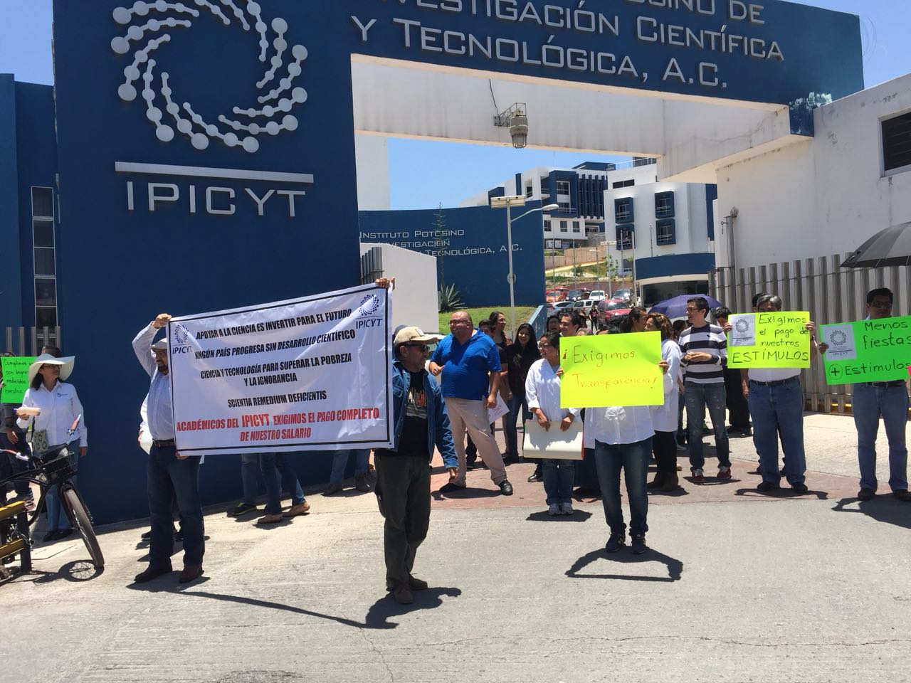  “¡Menos carnitas, más estímulos!” exigen investigadores y alumnos a director del IPICYT (VIDEO)