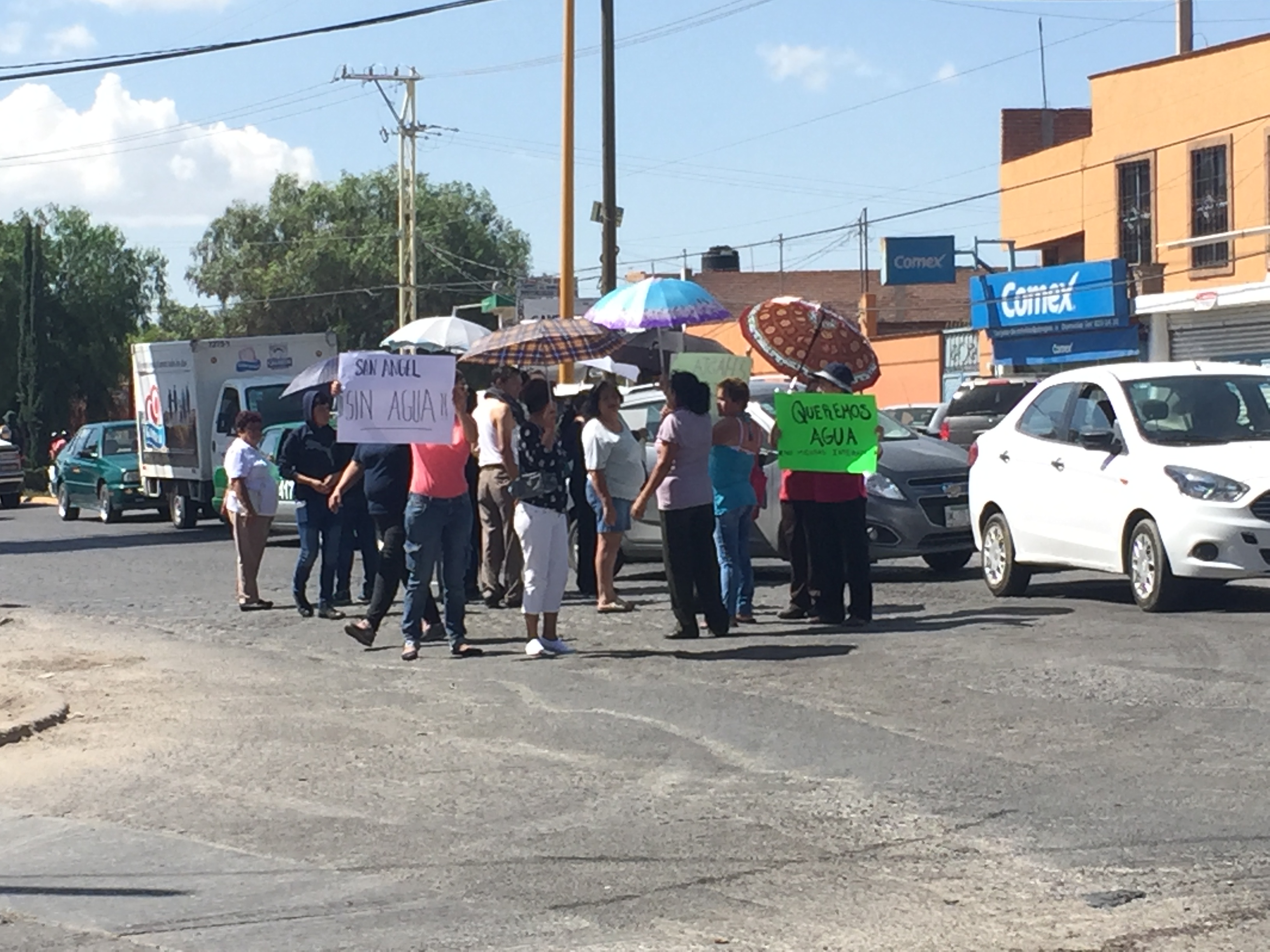  No hay agua en San Ángel, vecinos protestan