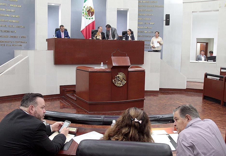  Diputados prometen sesionar para no heredar iniciativas a próxima legislatura