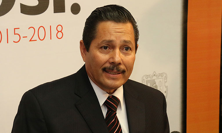  Entrega Xavier Nava expediente sobre Ricardo Gallardo Juárez