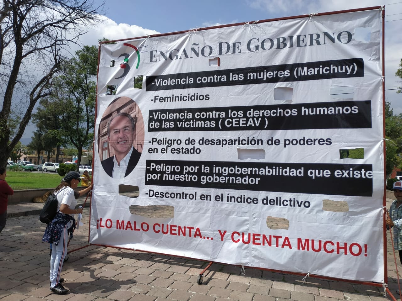  Continúa protesta de Marichuy contra informe de Carreras