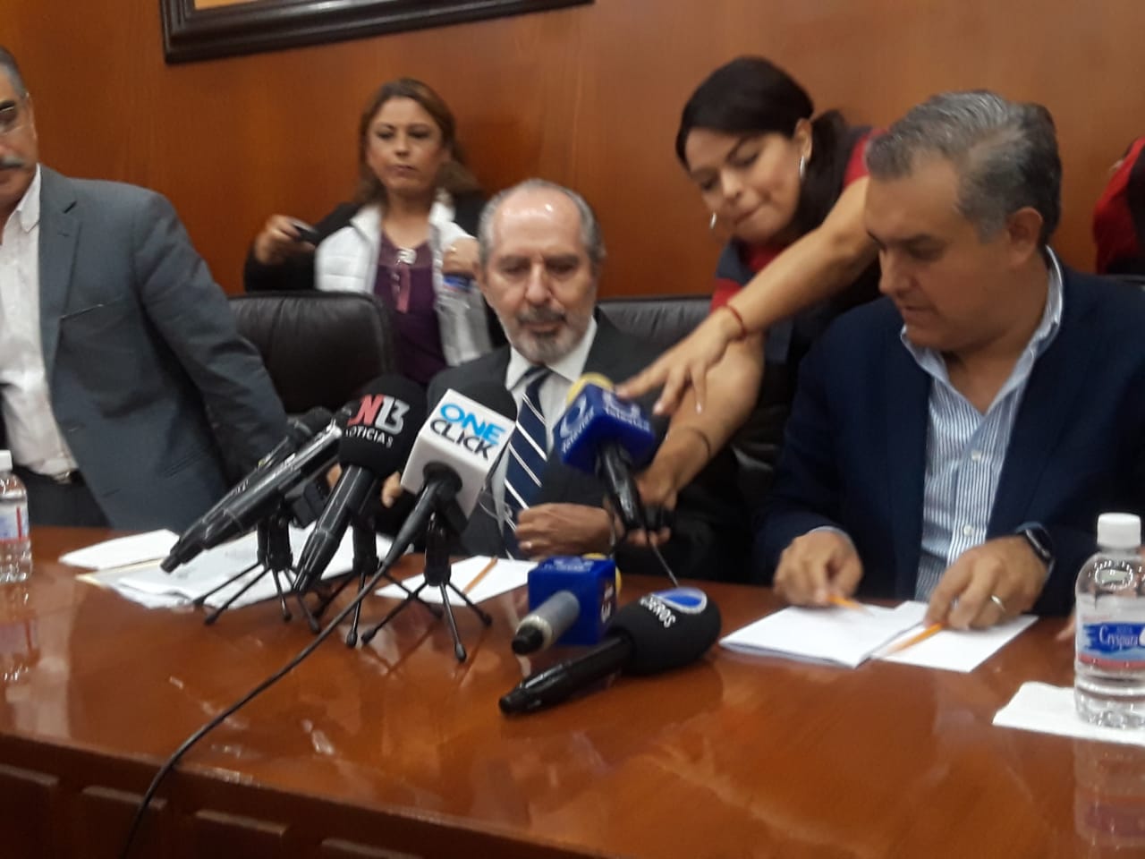  Conde Mejía renunciará a la Contraloría Interna del Congreso