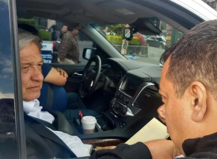  Entregan carta a AMLO para pedir la reinstalación de maestros despedidos de la UTSLP