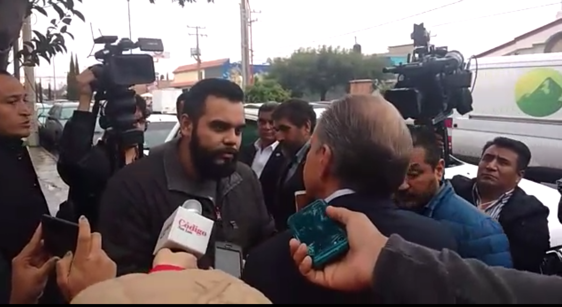 Ciudadano encara a Carreras y le exige seguridad (Video)