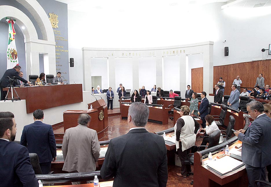  Diputados justifican uso de vehículos oficiales