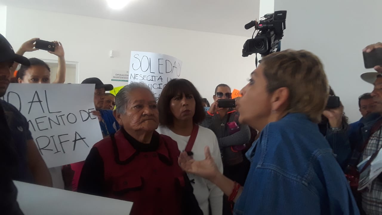  Protestan por nombramiento, aumento a la tarifa y falta de agua en Interapas-Soledad (VIDEO)