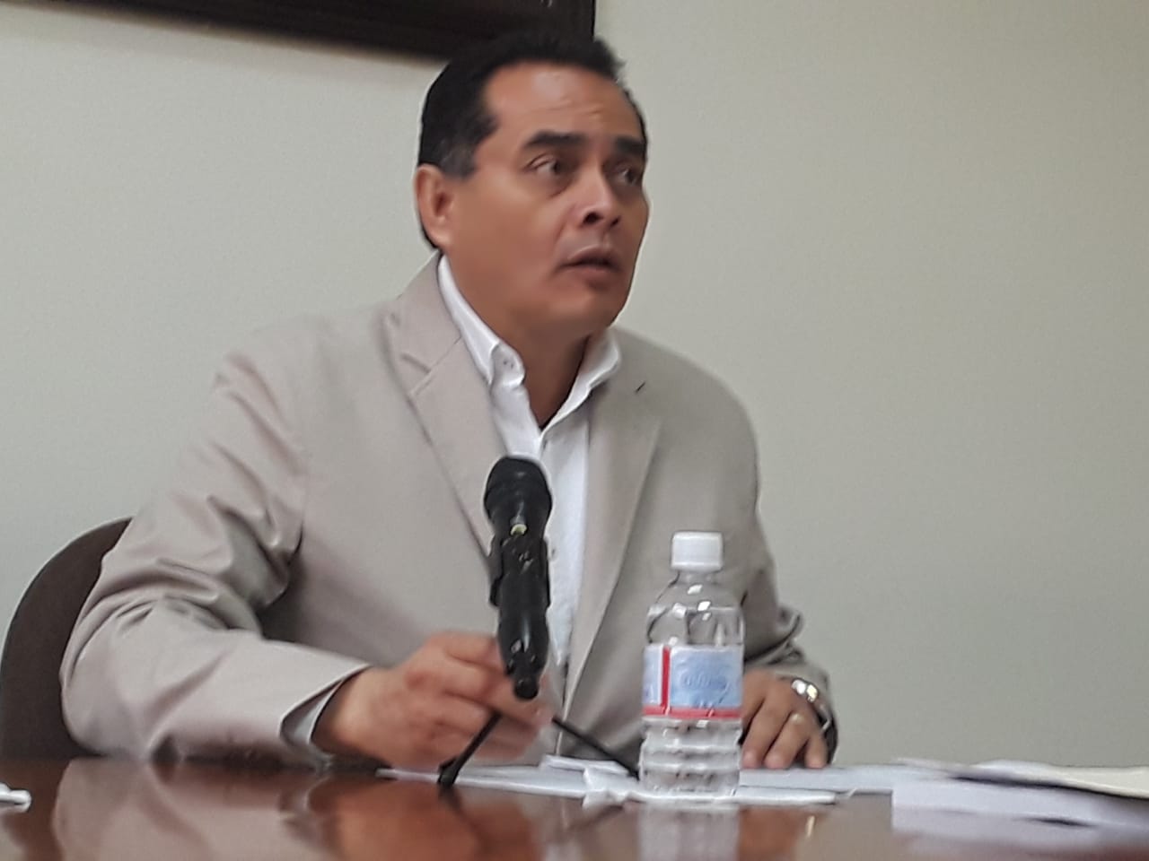  Govea pedirá que Carreras comparezca ante el Congreso