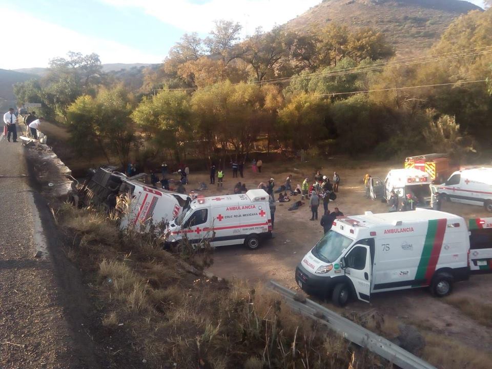  Accidente de autobús deja saldo final de 7 muertos y 24 lesionados